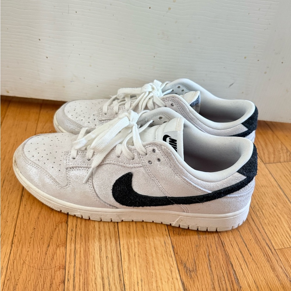 Nike Dunk Low Womens Size 11.5 White Glittery Suede HQ3502 100